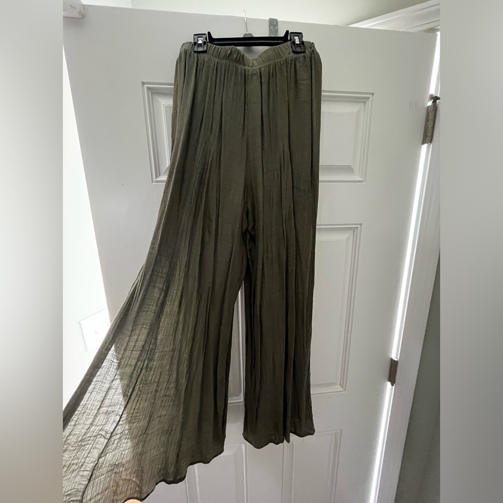 Boutique Green Women’s Pants